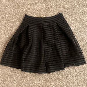 Black express skirt